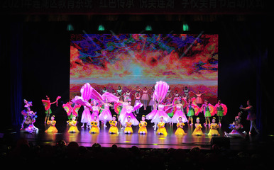 莲湖区举办“红色传承 悦美莲湖”学校美育节，奏响新时代美育工作新篇章